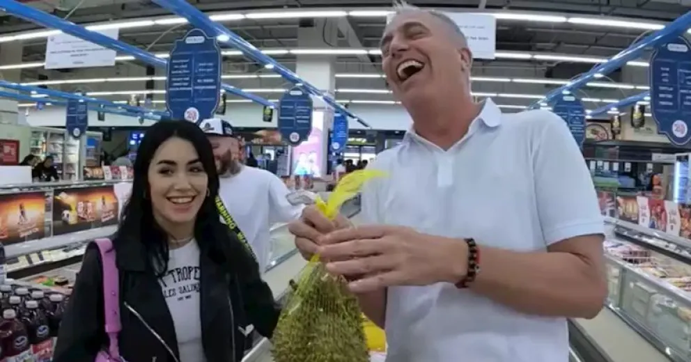 La increíble visita a un supermercado de Qatar de Lali Espósito y Marley