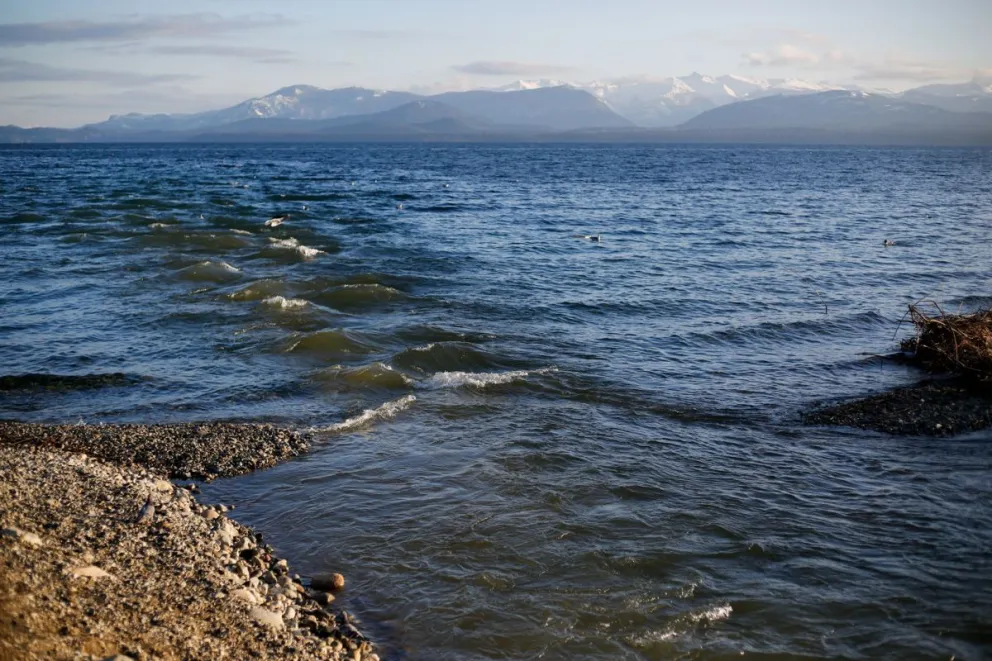 Más de doce barrios de Bariloche podrían quedarse sin agua hoy por “elevados niveles de consumo”