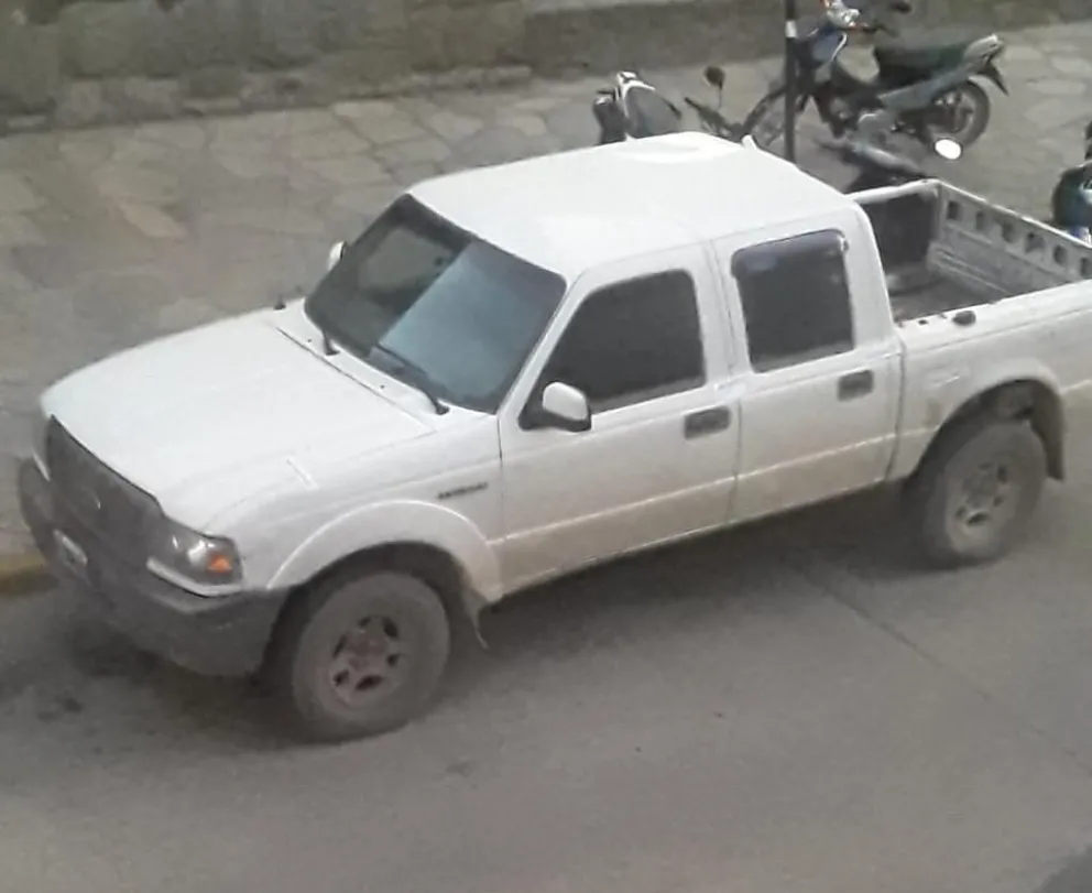 Detuvieron a dos hombres que robaron elementos de un vehículo estacionado