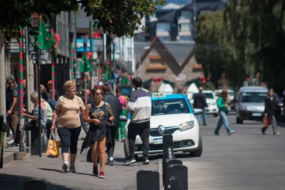 Burlon: "Algunos vivos siguen pensando que la temporada son dos meses y se quieren salvar"