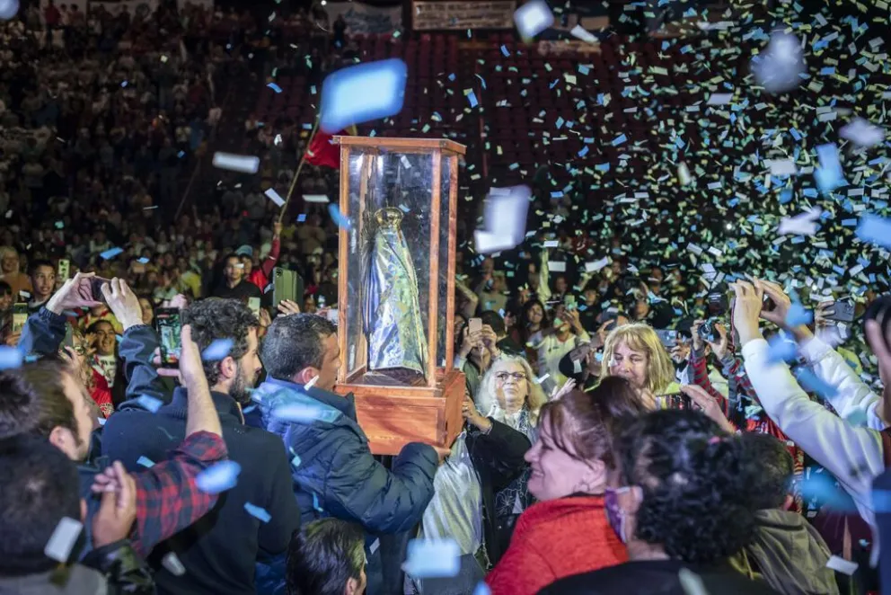 Hoy llega la peregrinación de la Virgen de Luján a Dina Huapi