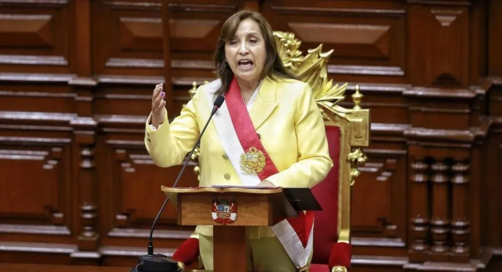 La Presidenta de Perú aclara que no renunciará y pide adelantar las elecciones