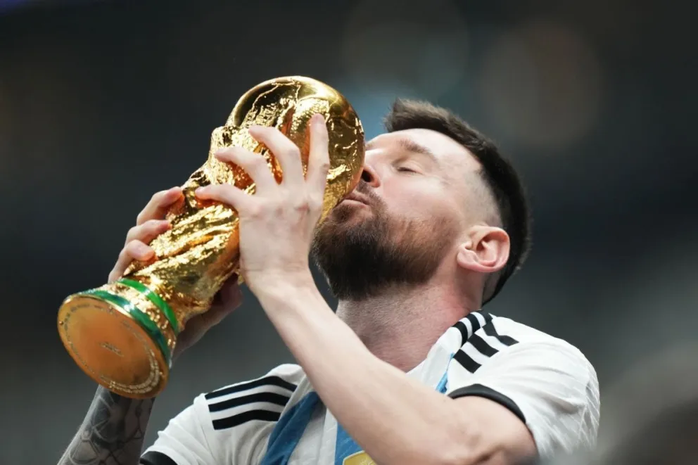 El mundo se rinde a los pies de Messi: los mensajes de deportistas del mundo para felicitarlo 