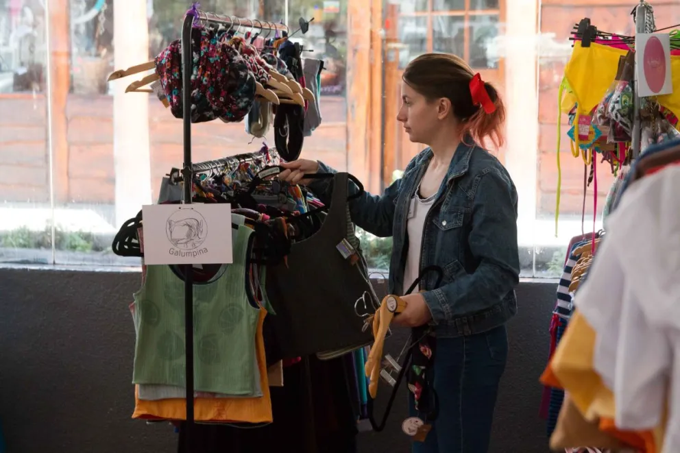 Uniendo Tramas se instala en pleno centro como una alternativa para locales y turistas
