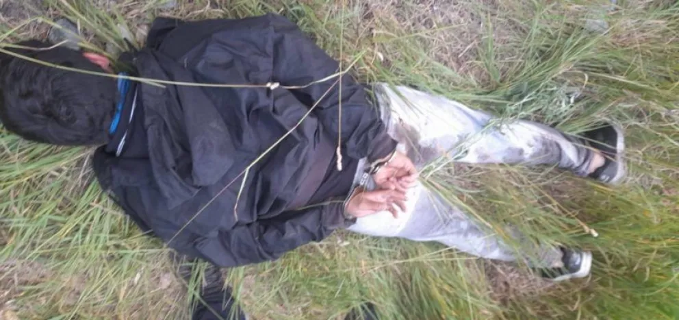 Sustrajo numerosos elementos de una casa y cuando se retiraba se cruzó con la dueña en la puerta