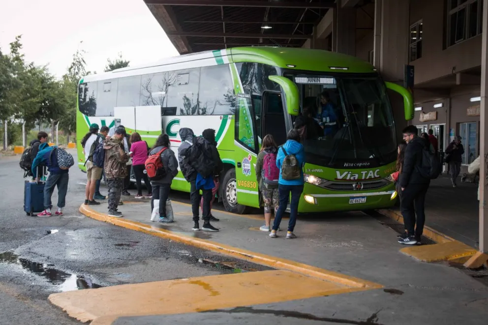 Aumentan los controles para transportes de cargas y pasajeros
