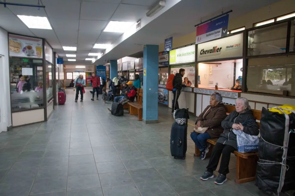 Delincuente violentó la puerta de un box de la Terminal y sustrajo objetos del interior