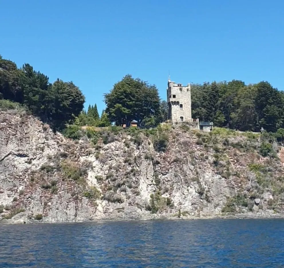 ¿A qué Pedro santifica con su nombre la península?