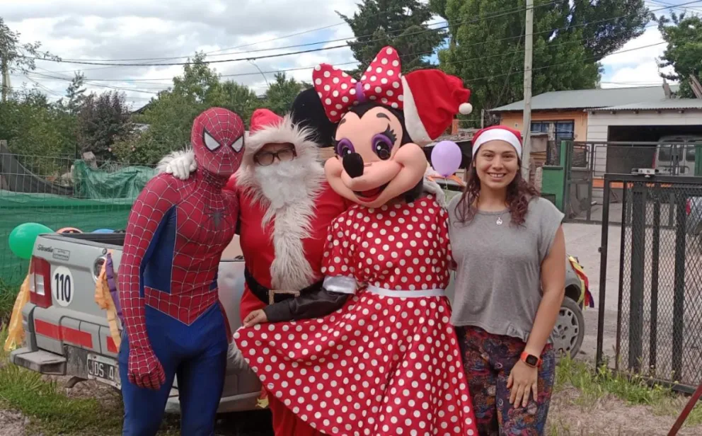 Sumando Sonrisas acompañó a Papá Noel por los barrios