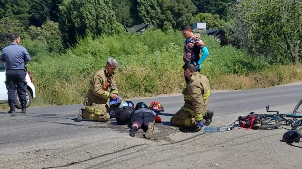 Derrapó cuando iba en bicicleta por Bustillo: pudo ser una tragedia