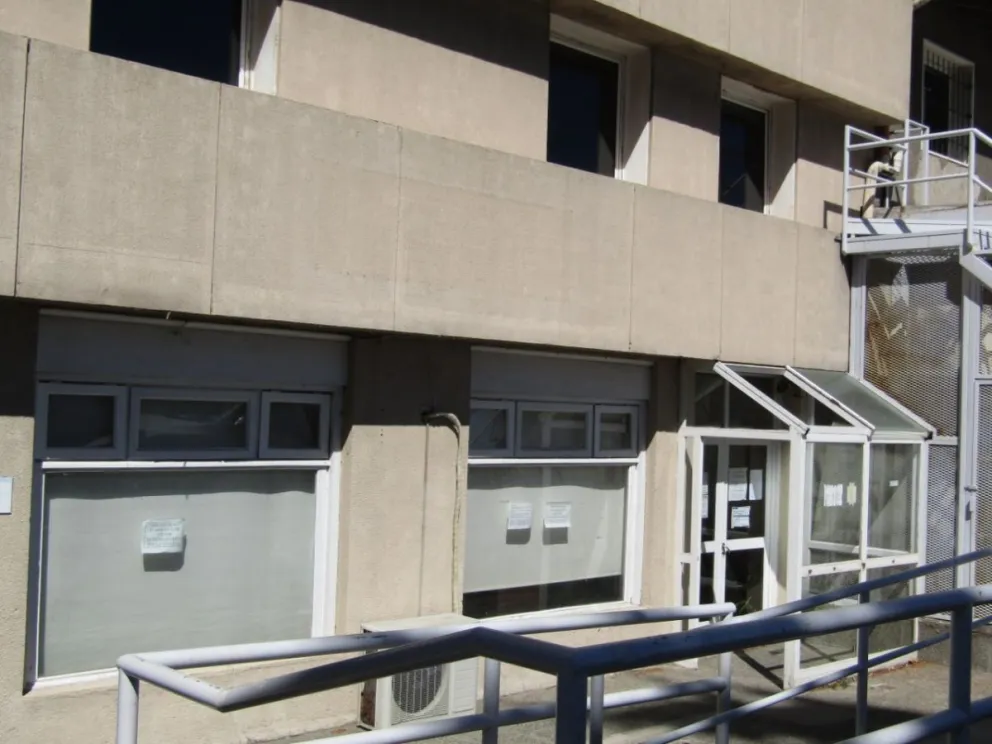 Le prohibieron a un hombre acercarse a una compañera de trabajo tras ser denunciado por maltrato laboral