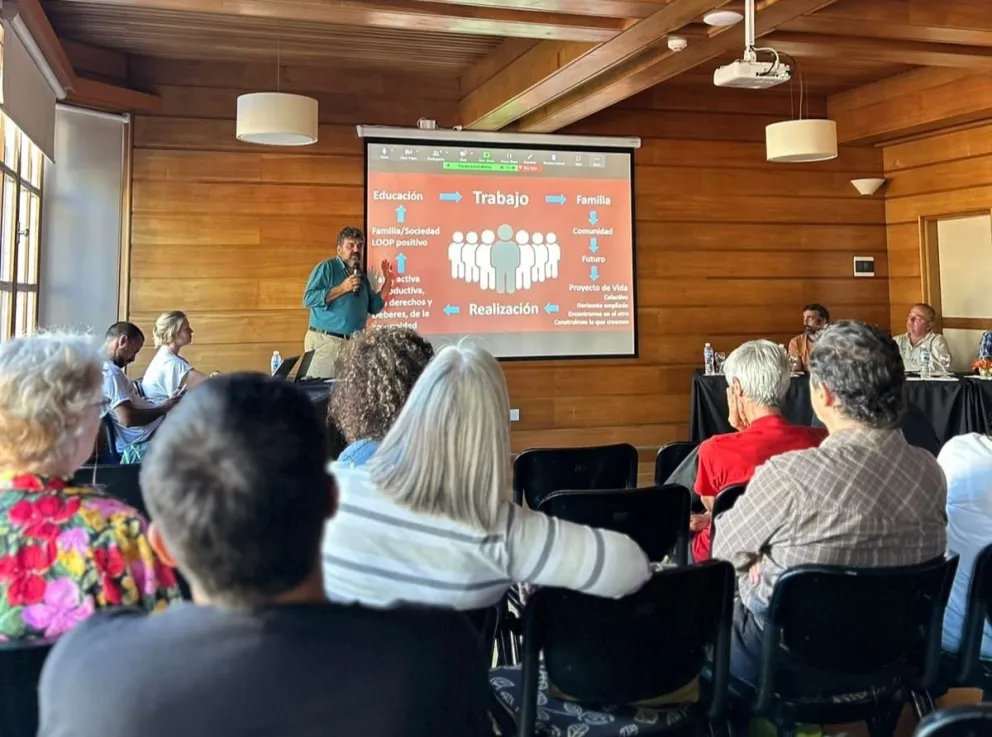 Presentaron ante empresarios y profesionales el proyecto “Escuela Fábrica de Futuro” del San José Obrero