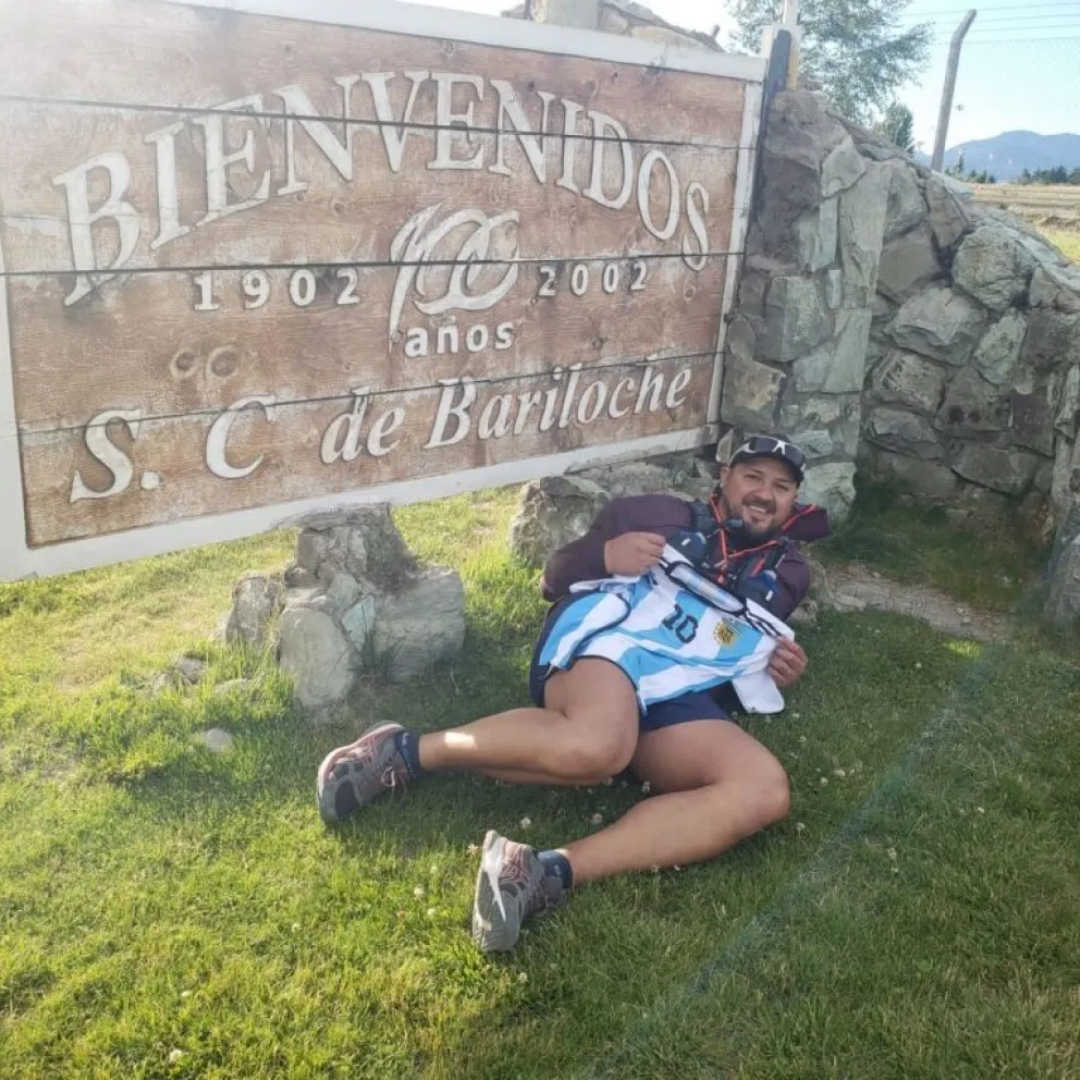Promesa mundialista cumplida: de Villa La Angostura caminando a Bariloche
