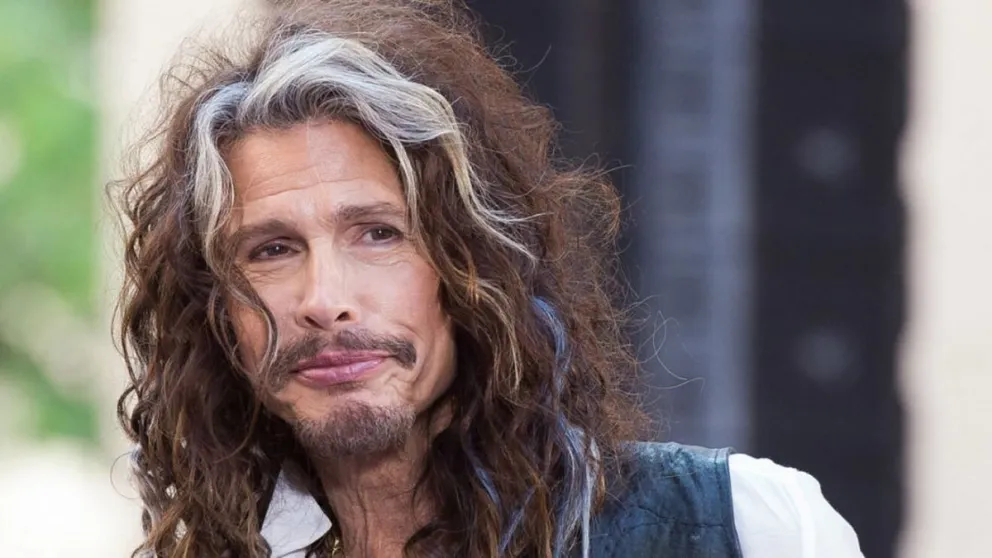 Demandaron a Steven Tyler por el abuso sexual de una menor en los años 70