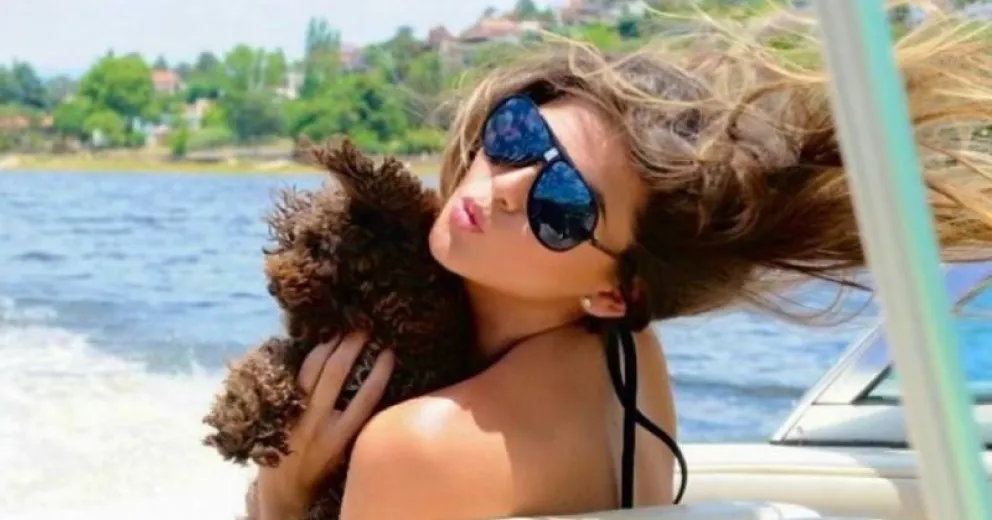 Cómo fue a la playa Loly Antoniale en medio de la internación de Rial