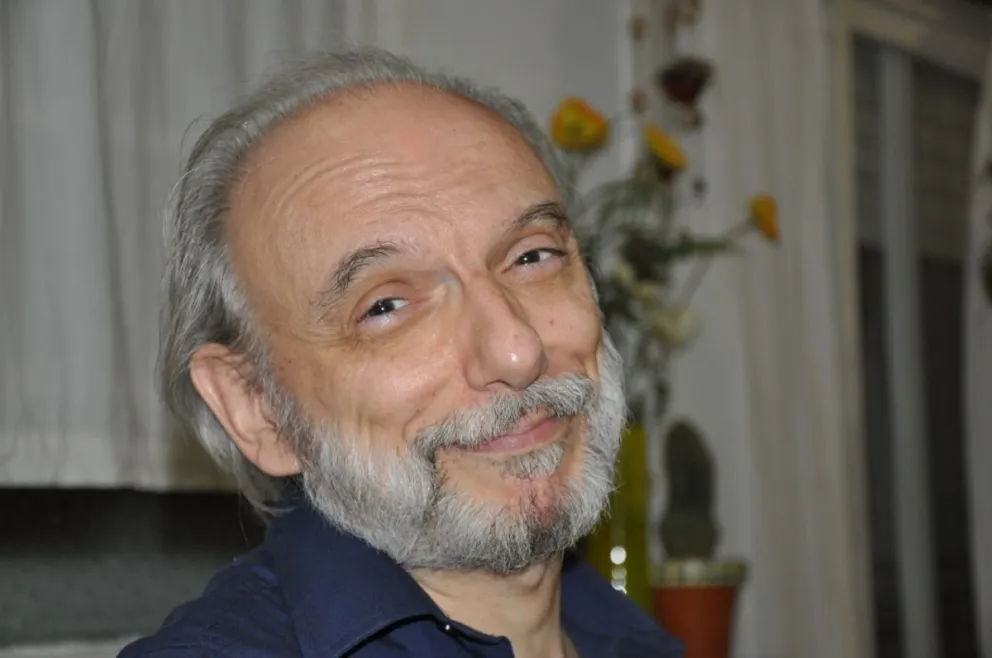 Raúl Artola: “escribir es tan difícil como amar”