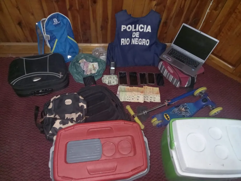 Abría autos con un inhibidor pero lo descubrieron: tenía de todo