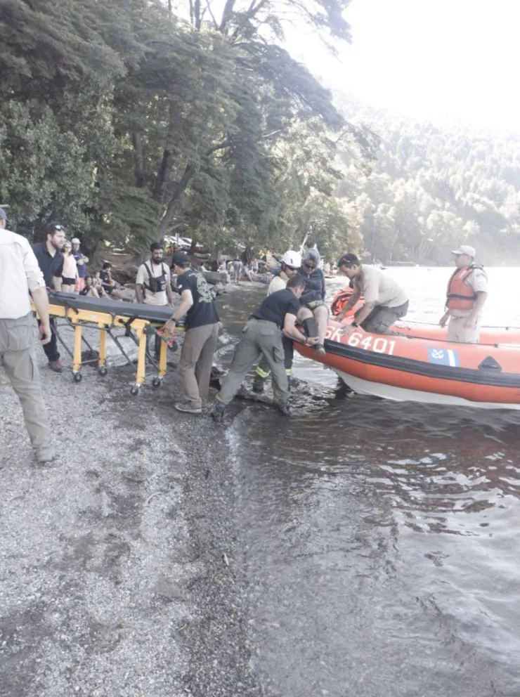 Gendarmería colaboró con la búsqueda y rescate a una mujer lastimada en la montaña 