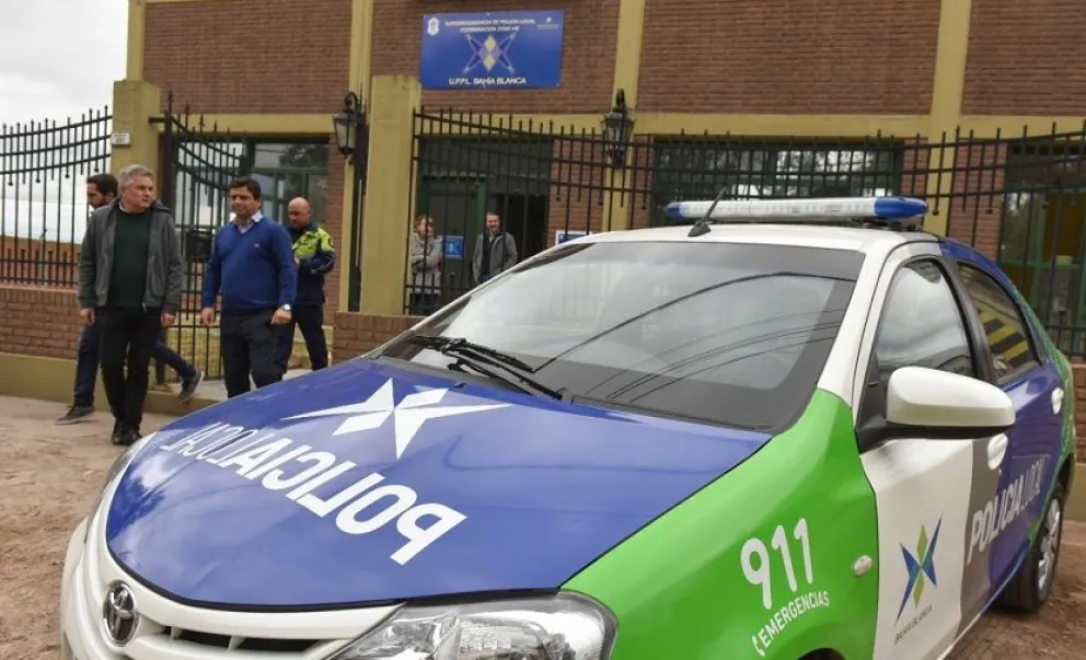 Policía apuñaló a su expareja, a la hija y a un oficial en una base militar de Bahía Blanca