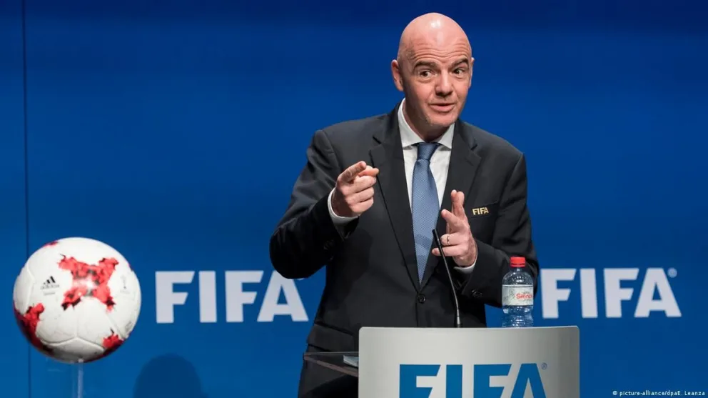 Otra polémica regla: evalúan detener el reloj en ciertos momentos de los partidos de fútbol