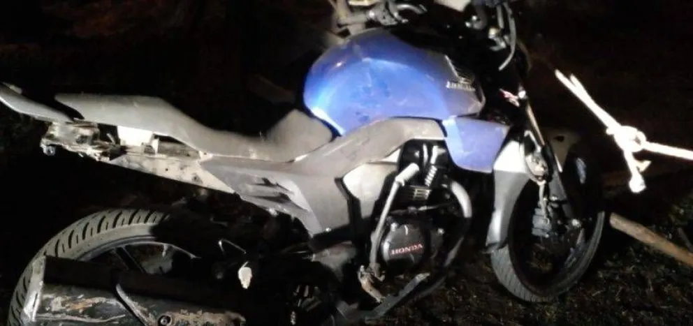 Huían en una moto y casi atropellan a efectivos policiales que intentaban detenerlos