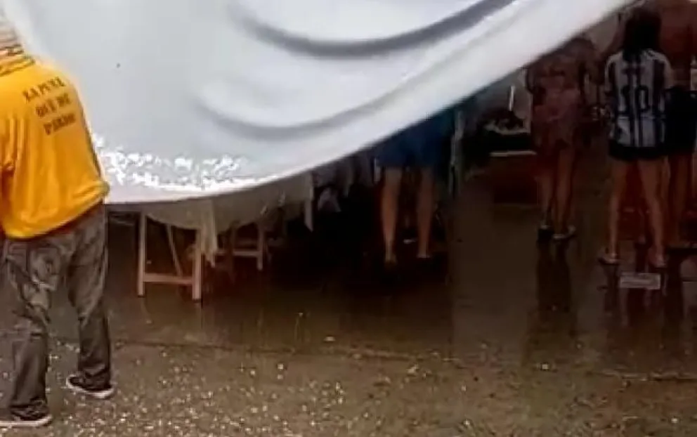 Feriantes del Bolsón piden que les devuelvan la mercadería que perdieron durante la tormenta