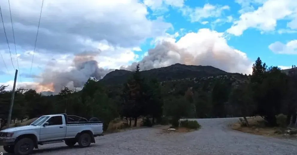 Combaten un importante incendio en Cuesta del Ternero
