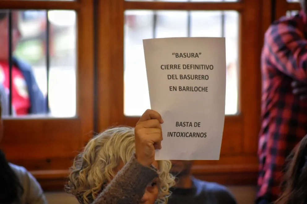Entre gritos y dudas sobre lo que sucederá: detalles de la sesión por el Vertedero
