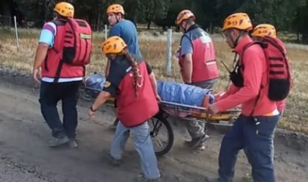 Rescataron a una mujer que sufrió una fuerte caía en el sendero al Bosque de Arrayanes