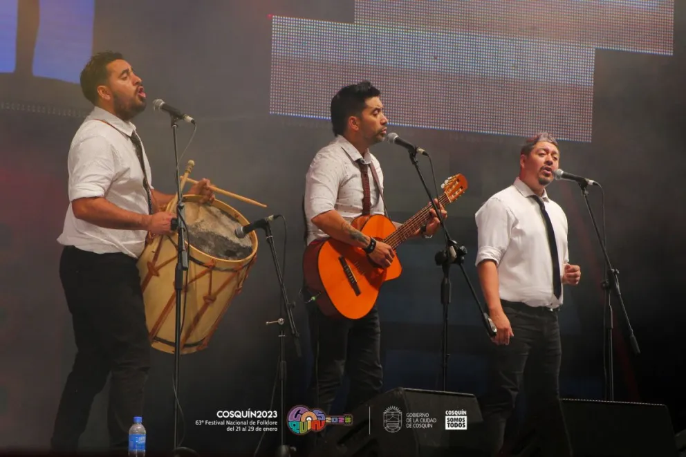 La séptima luna de Cosquín contó con la presencia barilochense de Corazón Tempranero