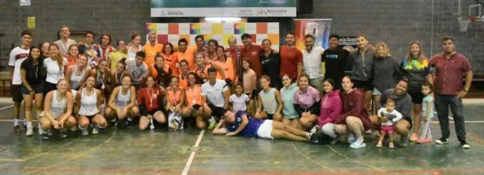 Fue a puro gol el cierre del Torneo Hockey Indoor Verano