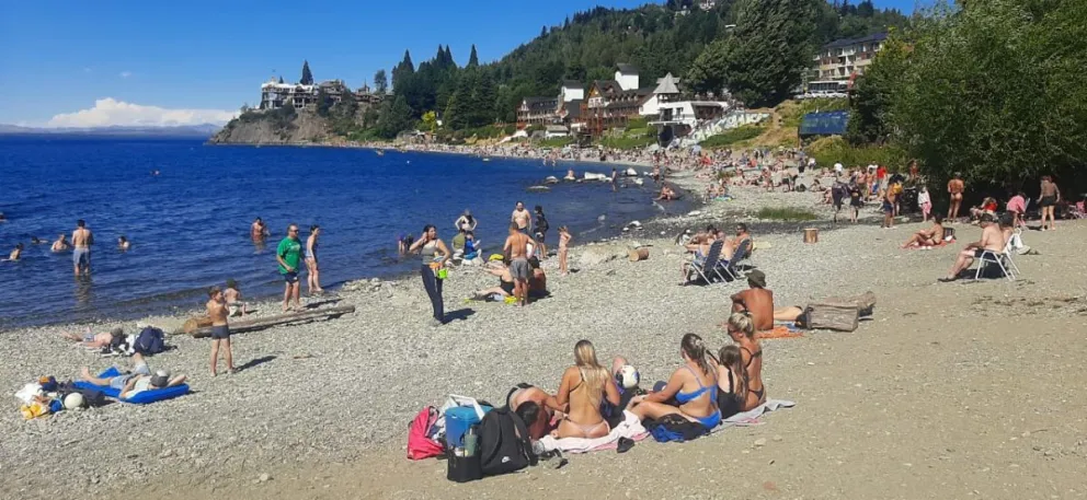 Miles de personas disfrutaron de las playas en el último domingo de enero