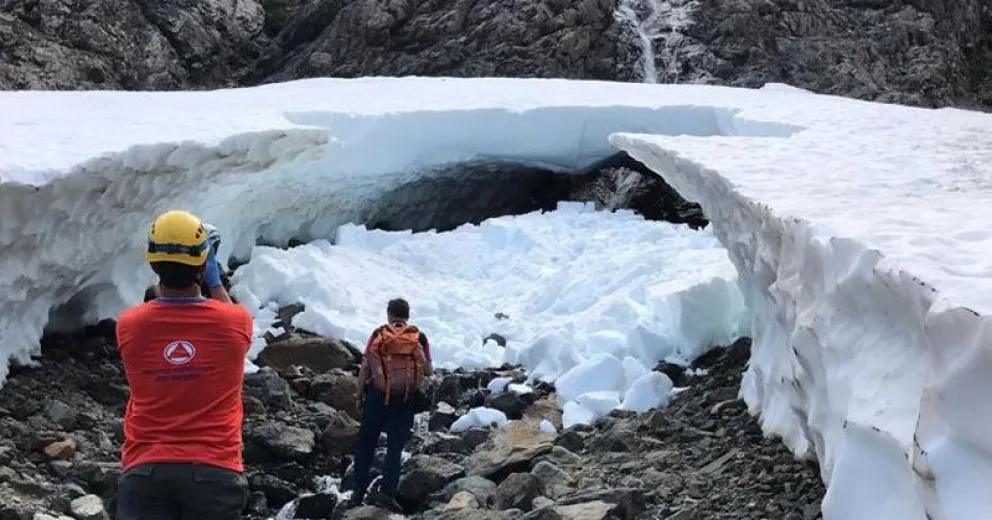 Así fue el accidente que dejó un fallecido en la zona de cuevas del ventisquero en Hielo Azul
