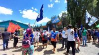 Marcha hacia Lago Escondido: baqueanos impidieron el pase por el Camino de Tacuifí 