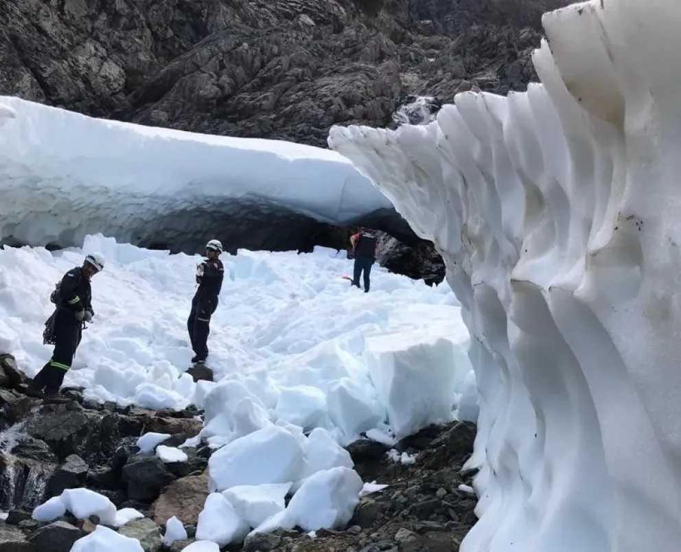 El alud donde murió una persona reavivó la polémica actitud de no registrarse antes de subir a la montaña