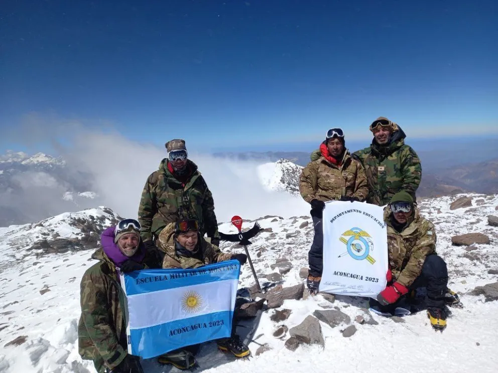 Miembros de la Escuela Militar de Montaña participaron de una expedición al Aconcagua