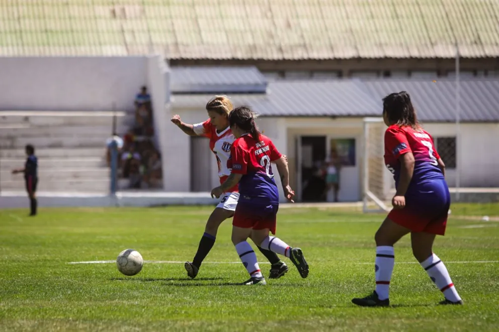 Deportivo Fénix se cortó sólo 