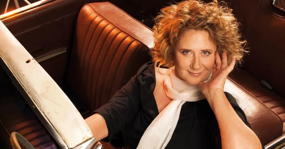 Qué le regalan los fanáticos de Verónica Llinás cuando sale del teatro