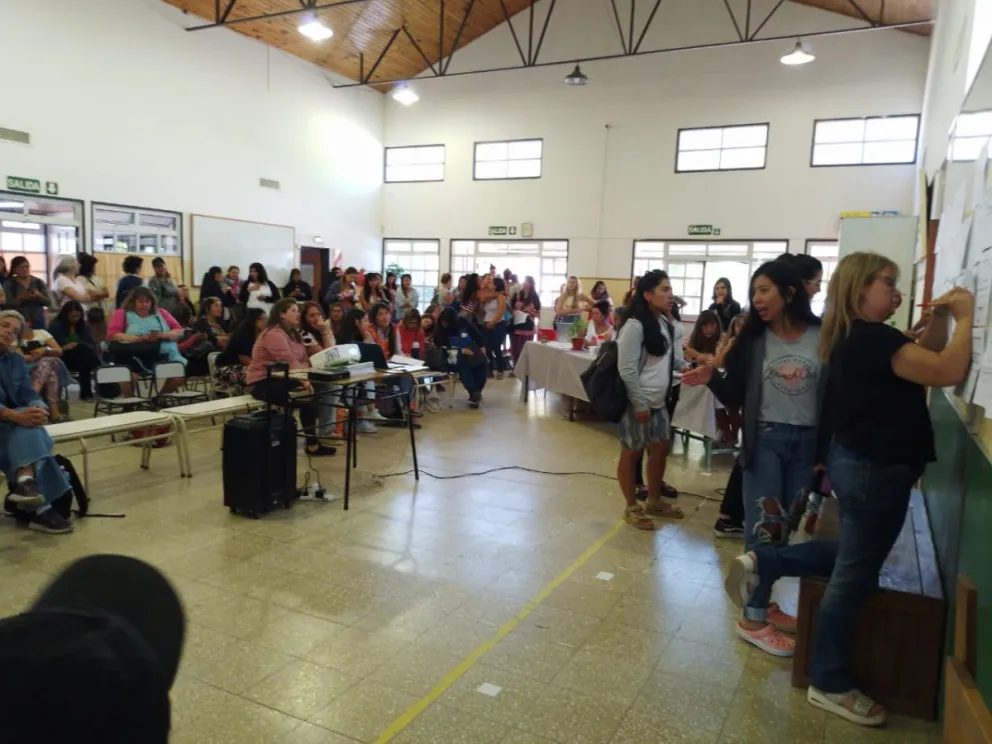 Tres de las cuatro seccionales más grandes de UnTER llegan con mandato de profundizar las medidas de fuerza