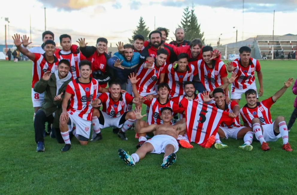 Puerto Moreno y Estudiantes Unidos son líderes