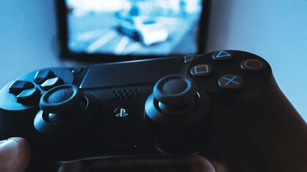 Ofrecía en las redes una PlayStation robada, lo detuvieron  