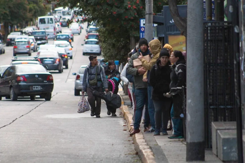 Se mantiene el paro de la UTA en el interior del país y Bariloche se quedó sin colectivos