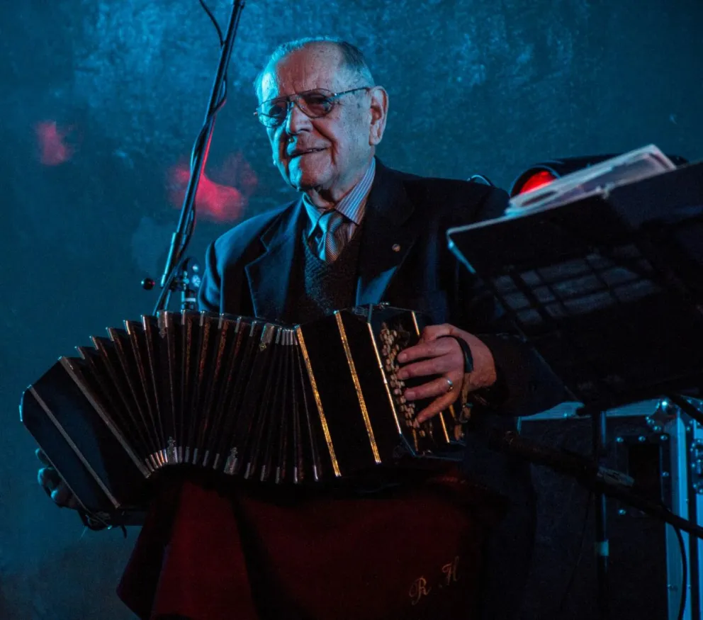 Debuta el Bariloche Tango Trío en el renacido espacio del puerto