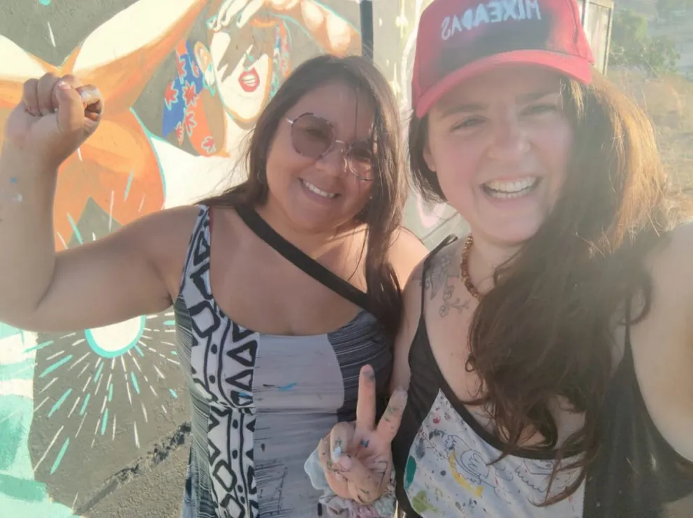 Muralistas de Bariloche dieron de qué hablar en festival chileno