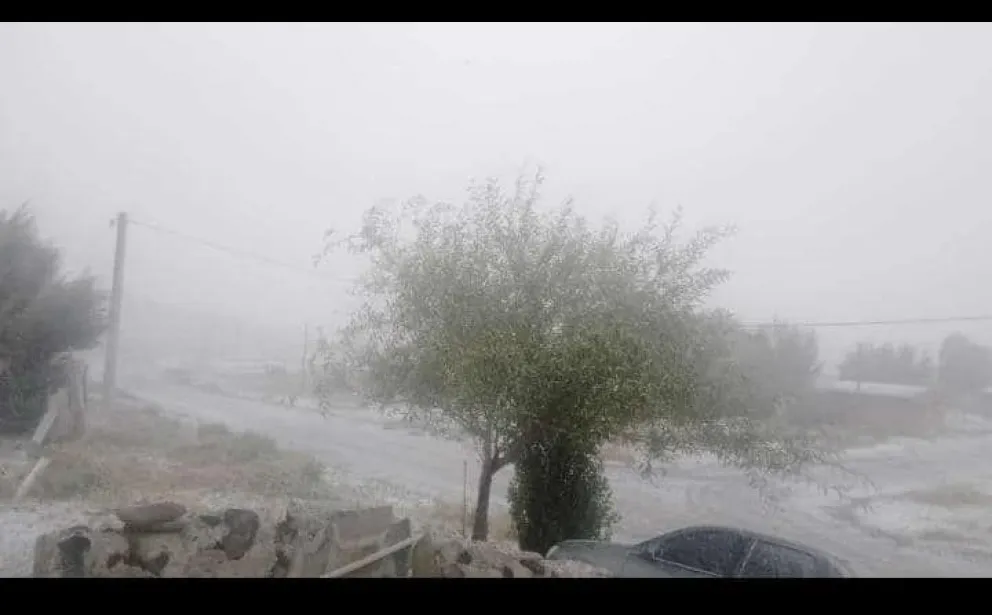 Sorpresiva nevada de verano en la Línea Sur