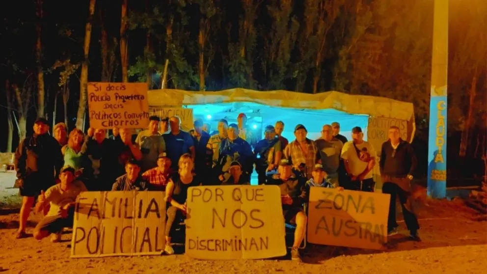 Desalojaron el corte que Policías Retirados mantenían sobre Ruta 22 y hay un detenido