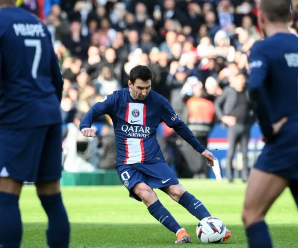 Messi le dio la victoria a Paris en un partido emocionante