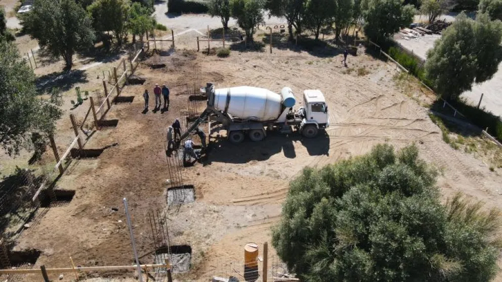 Iniciaron la construcción del nuevo centro social, cultural y deportivo en la zona de los kilómetros