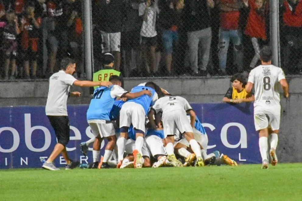 Newell´s no pudo con Claypole y se despidió de la Copa Argentina