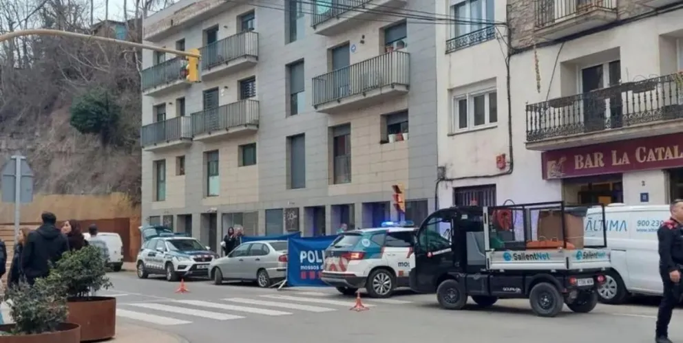 Gemelas argentinas se tiraron de un tercer piso en España: una murió